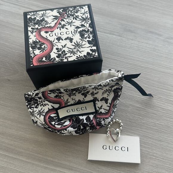 GUCCI Heart Ring NEW - Picture 1 of 4